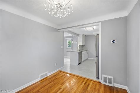 1518 Roselawn Road Mayfield Heights OH 44124