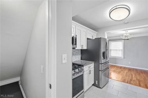1518 Roselawn Road Mayfield Heights OH 44124