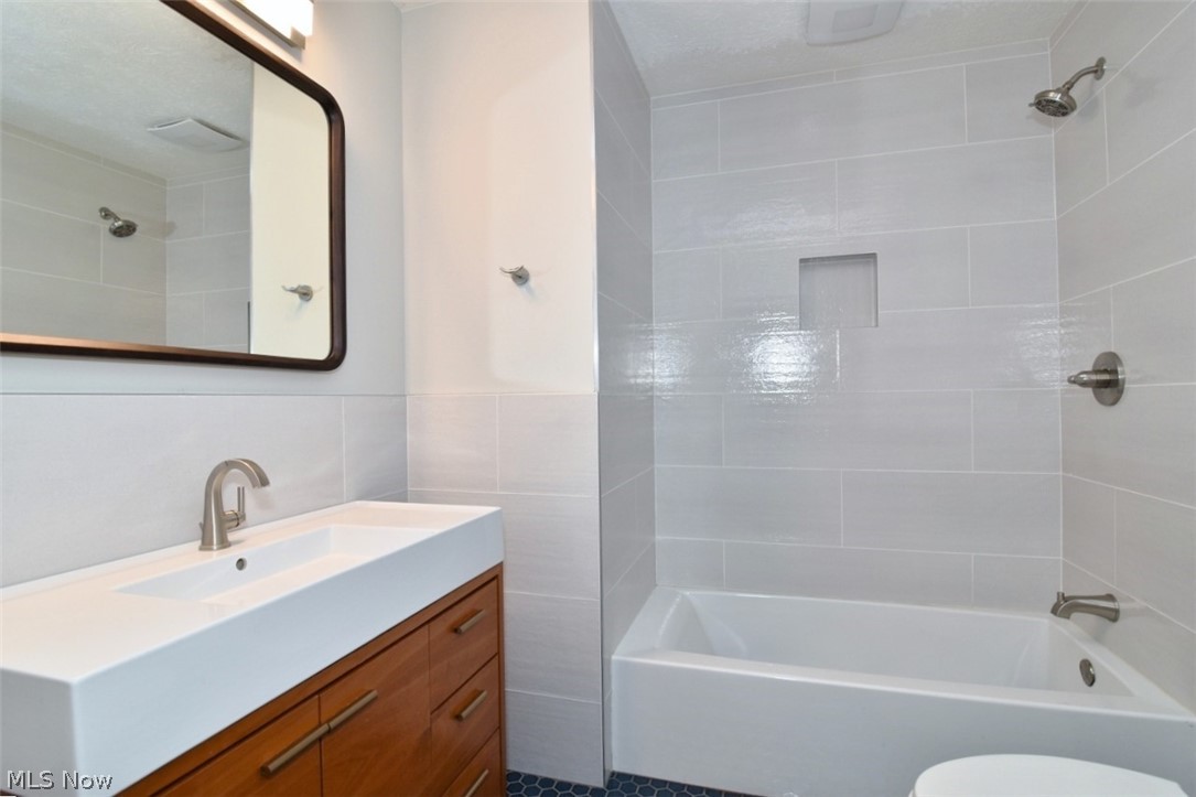 12894 Falling Water Road Strongsville OH 44136