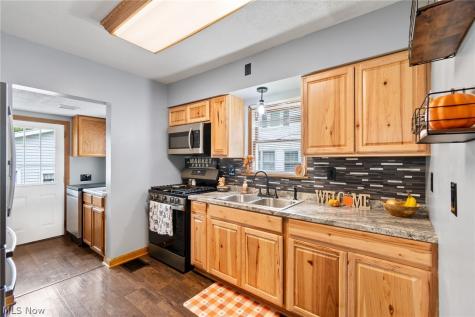 664 W Oregon Avenue Sebring OH 44672