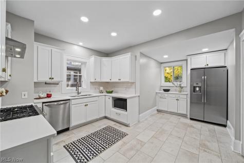 2826 Coleridge Road Cleveland Heights OH 44118