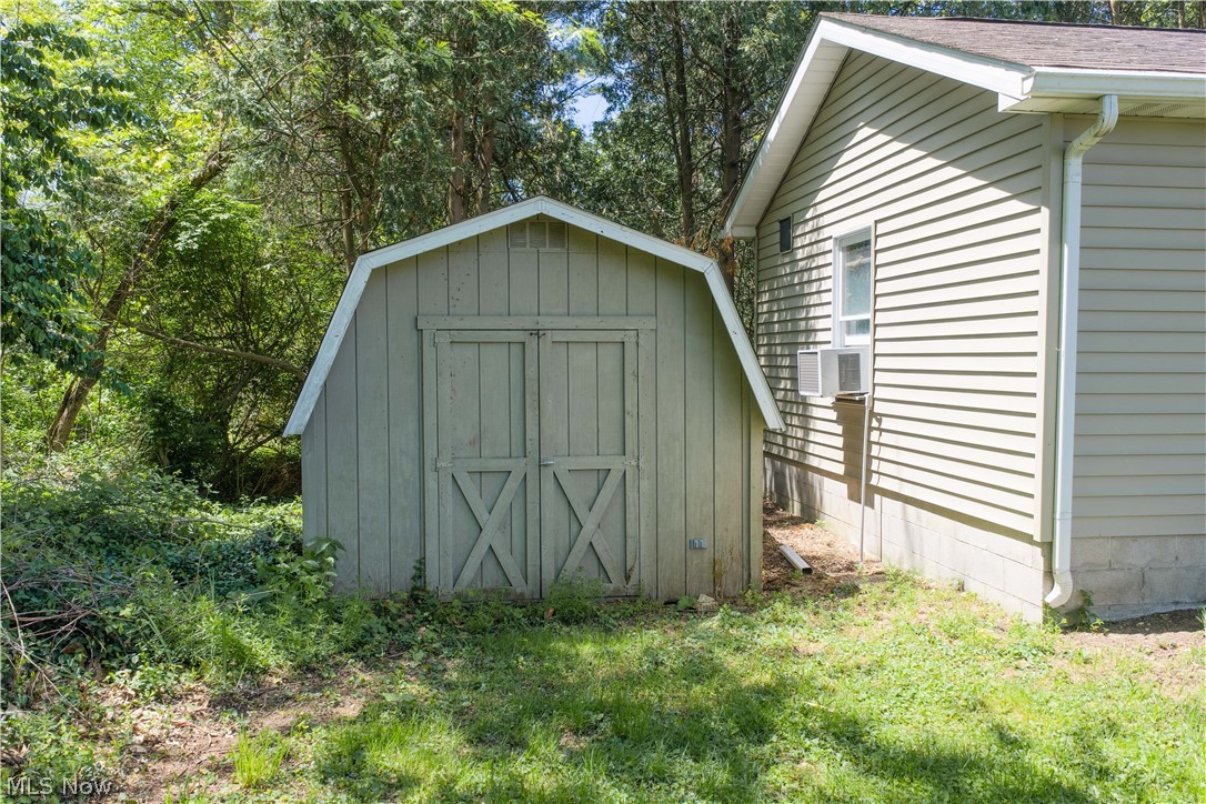 1424 Oak Street Dover OH 44622