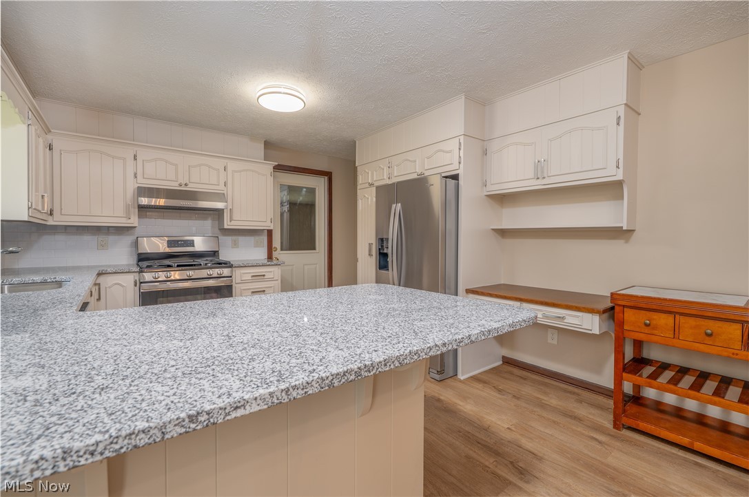 1424 Oak Street Dover OH 44622