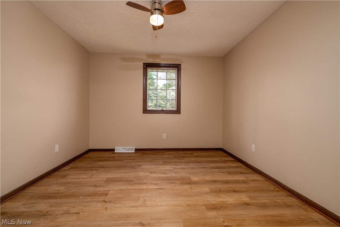 1424 Oak Street Dover OH 44622
