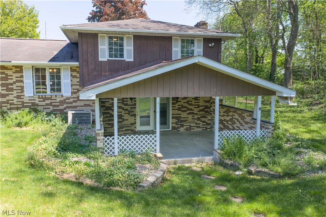 1424 Oak Street Dover OH 44622