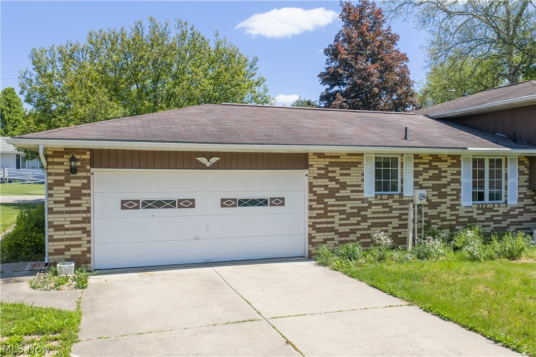 1424 Oak Street Dover OH 44622