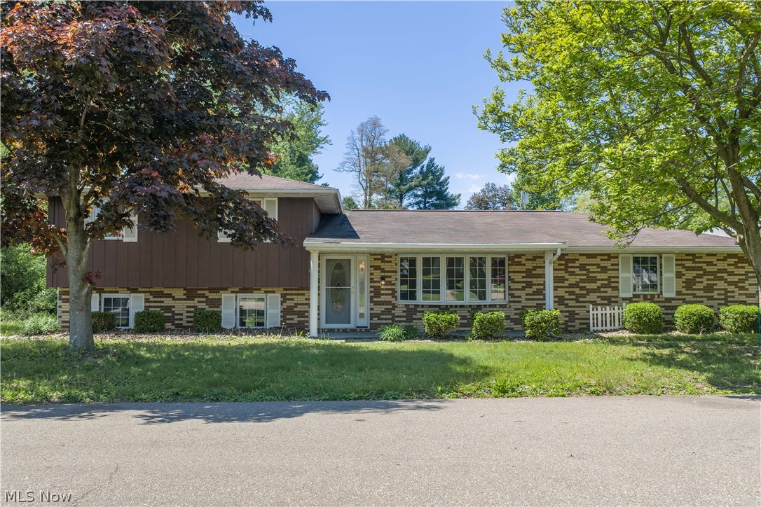 1424 Oak Street Dover OH 44622