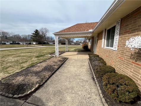 437 Audrey Drive Richmond Heights OH 44143