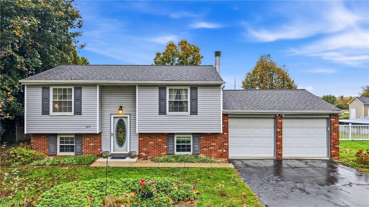 319 Stewart Avenue NW Warren OH 44483
