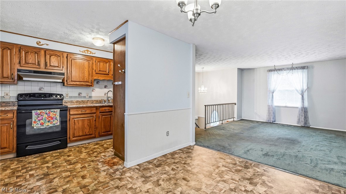 319 Stewart Avenue NW Warren OH 44483