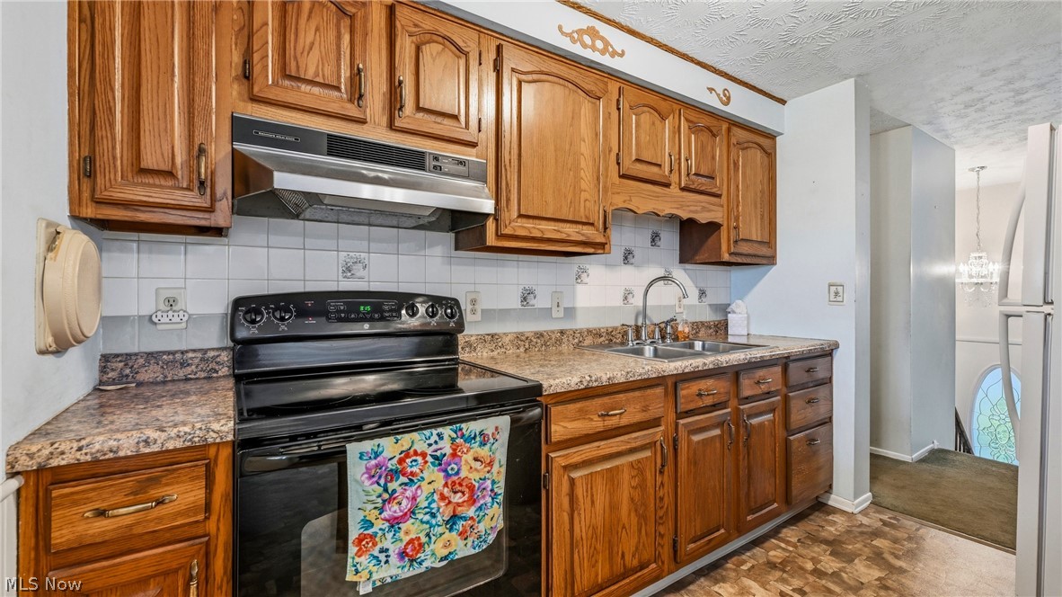 319 Stewart Avenue NW Warren OH 44483