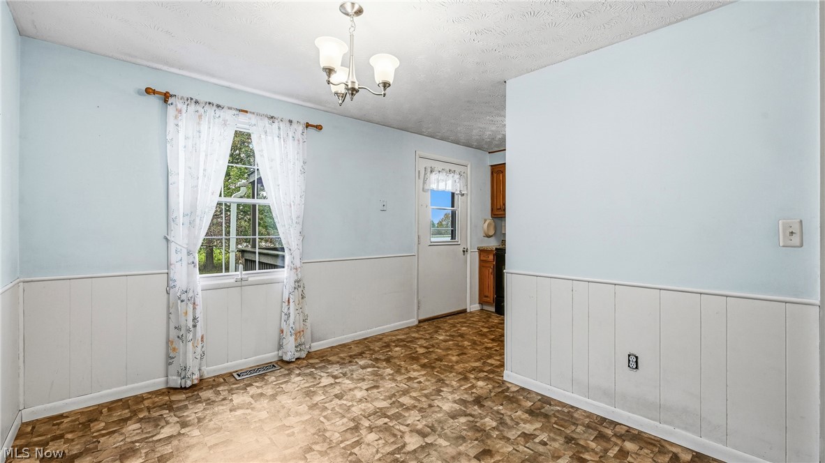 319 Stewart Avenue NW Warren OH 44483