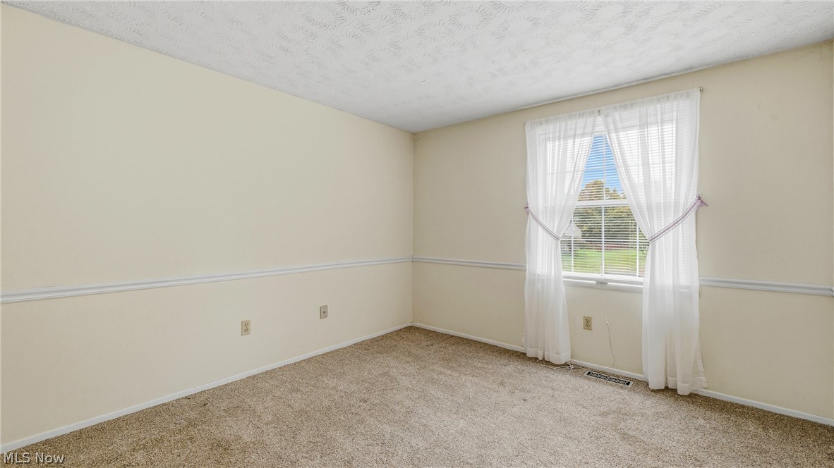 319 Stewart Avenue NW Warren OH 44483
