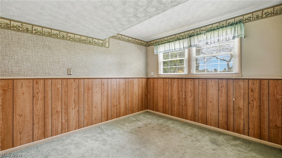 319 Stewart Avenue NW Warren OH 44483