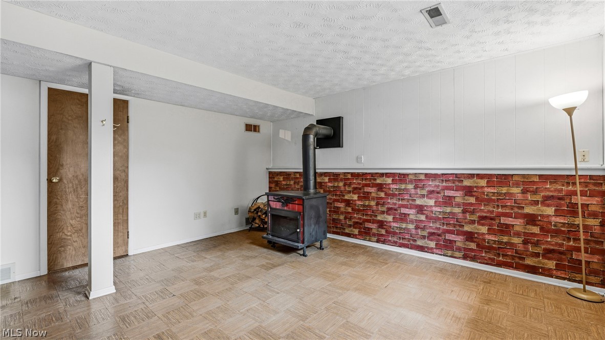 319 Stewart Avenue NW Warren OH 44483