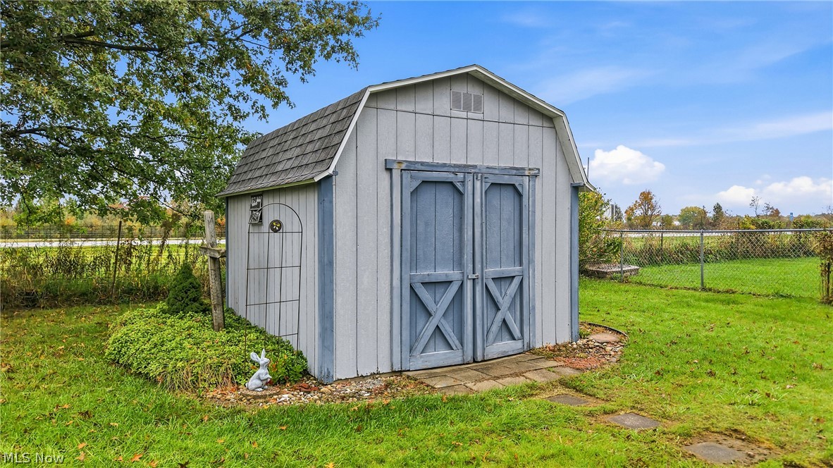 319 Stewart Avenue NW Warren OH 44483