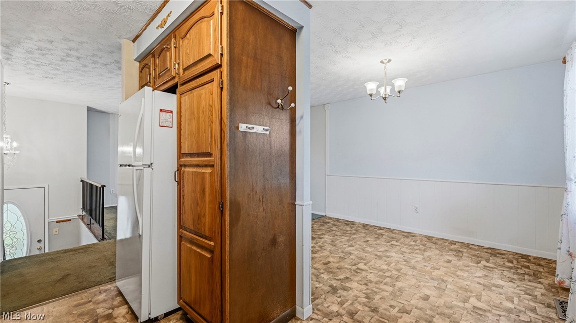 319 Stewart Avenue NW Warren OH 44483