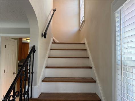 1924 Powell Avenue Cleveland Heights OH 44118