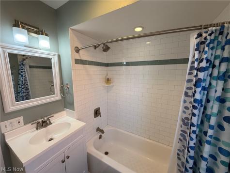 1924 Powell Avenue Cleveland Heights OH 44118