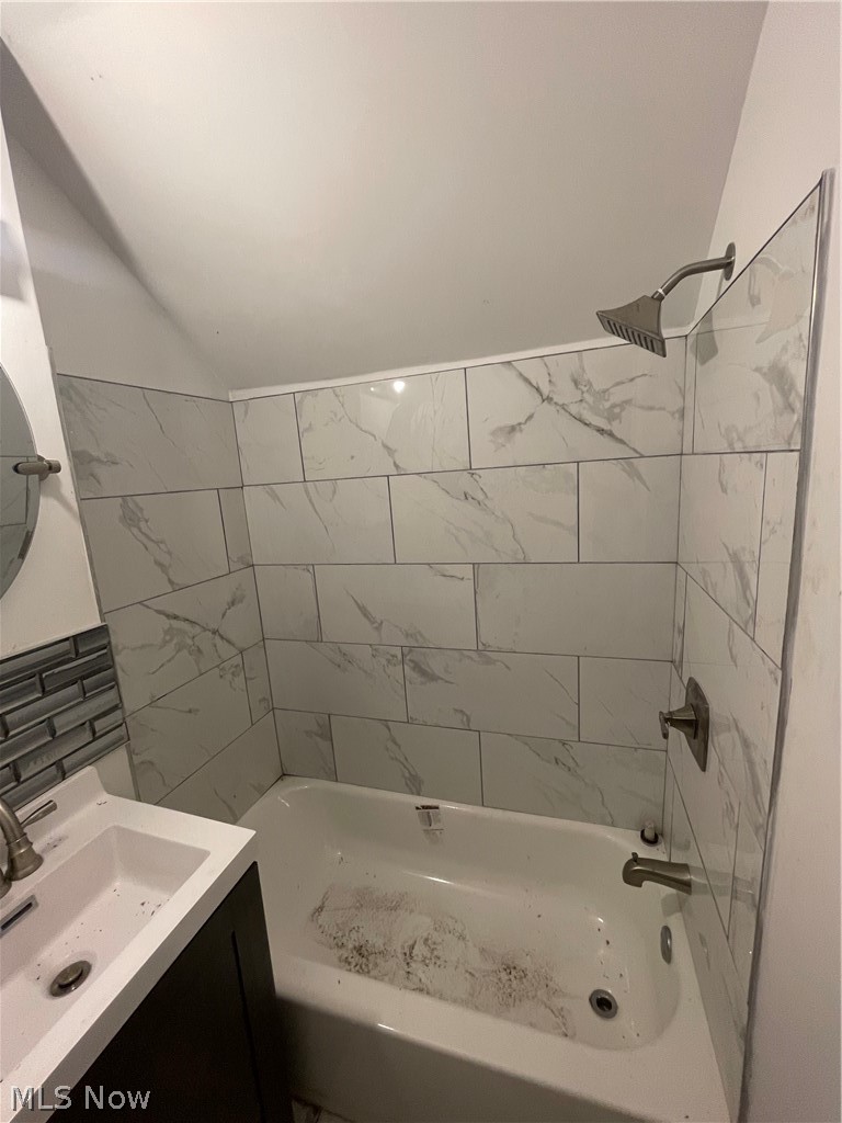 16624 Endora Road Cleveland OH 44112