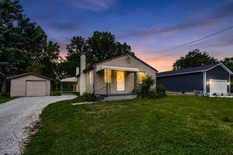 2862 Denaple Avenue Akron OH 44312