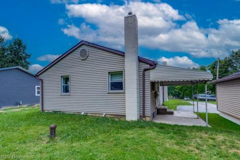 2862 Denaple Avenue Akron OH 44312