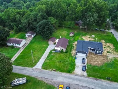 2862 Denaple Avenue Akron OH 44312