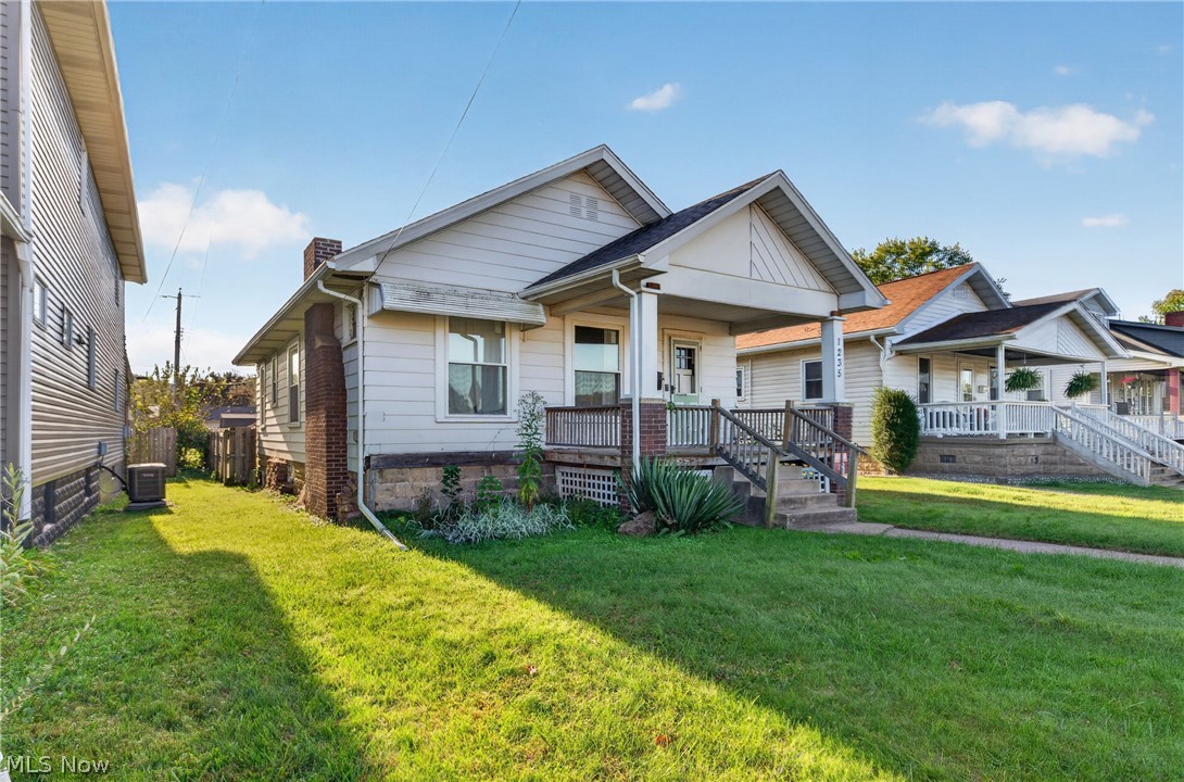 1235 Eastport Avenue Uhrichsville OH 44683