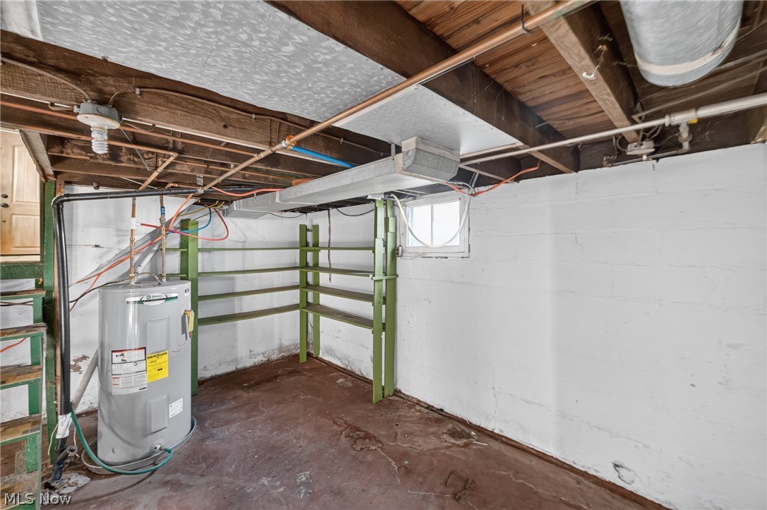 1235 Eastport Avenue Uhrichsville OH 44683