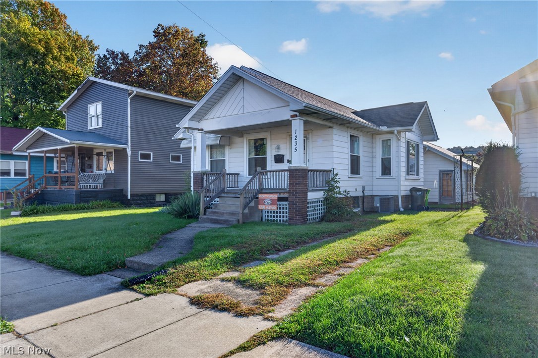 1235 Eastport Avenue Uhrichsville OH 44683