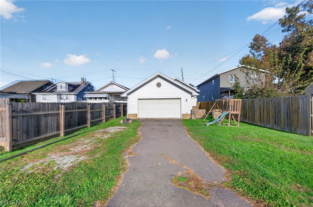 1235 Eastport Avenue Uhrichsville OH 44683