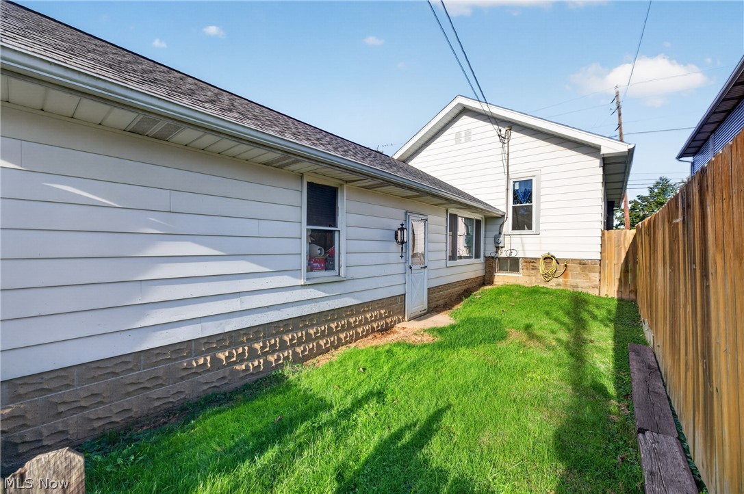 1235 Eastport Avenue Uhrichsville OH 44683