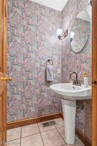 1012 Cloverdale Circle NE Massillon OH 44646