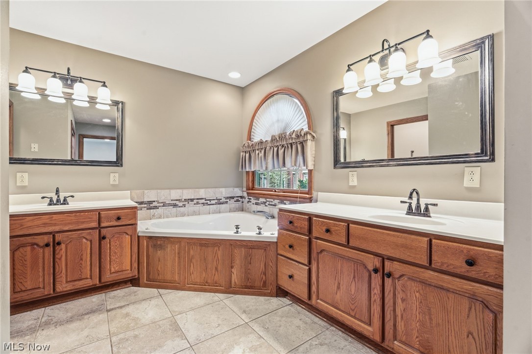 1012 Cloverdale Circle NE Massillon OH 44646
