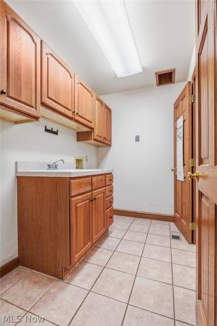 1012 Cloverdale Circle NE Massillon OH 44646