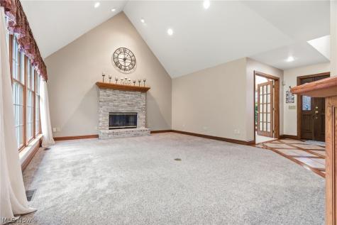 1012 Cloverdale Circle NE Massillon OH 44646