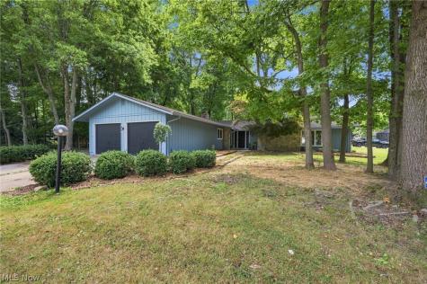 20019 Hawthorne Lane Strongsville OH 44149