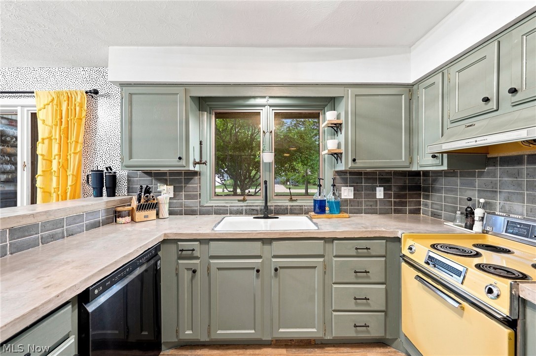 20019 Hawthorne Lane Strongsville OH 44149