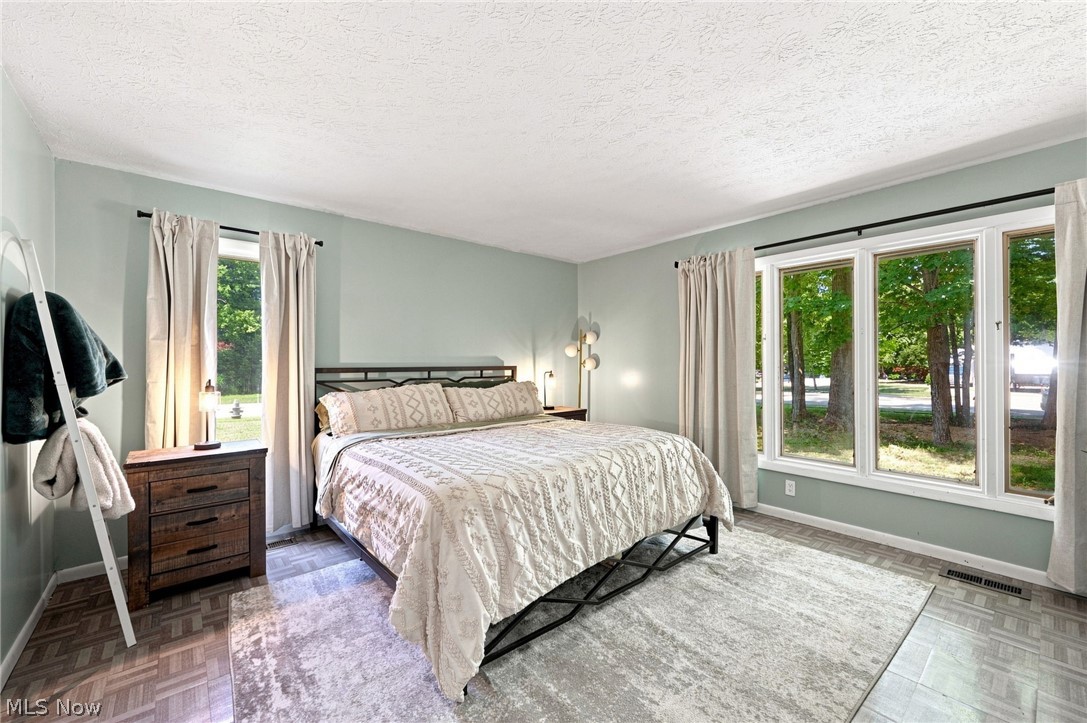 20019 Hawthorne Lane Strongsville OH 44149