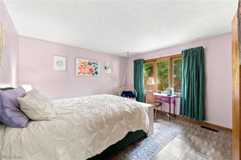 20019 Hawthorne Lane Strongsville OH 44149