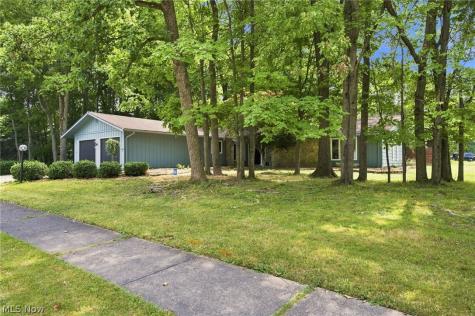 20019 Hawthorne Lane Strongsville OH 44149