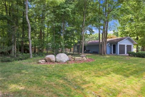 20019 Hawthorne Lane Strongsville OH 44149