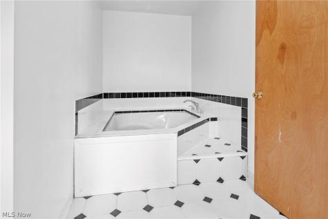325 Fieldstone Court Wellington OH 44090