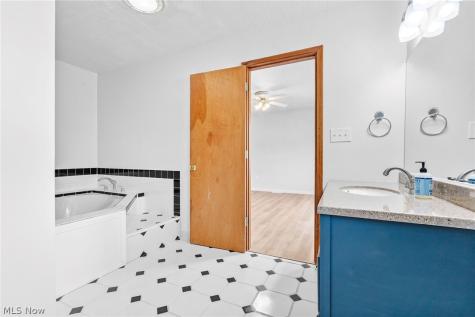 325 Fieldstone Court Wellington OH 44090