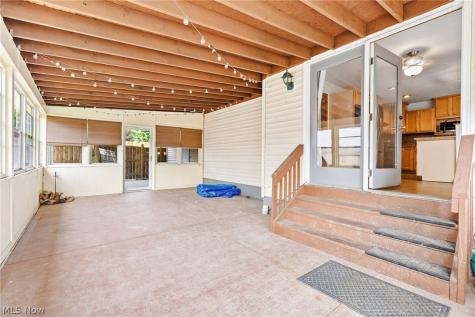 325 Fieldstone Court Wellington OH 44090