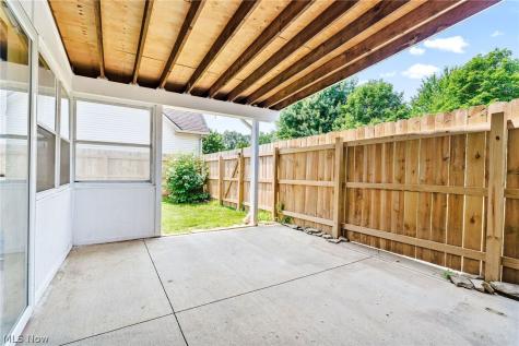 325 Fieldstone Court Wellington OH 44090