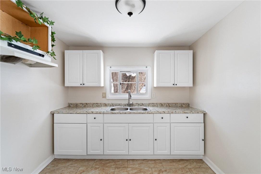 1824 Root Avenue NE Canton OH 44705