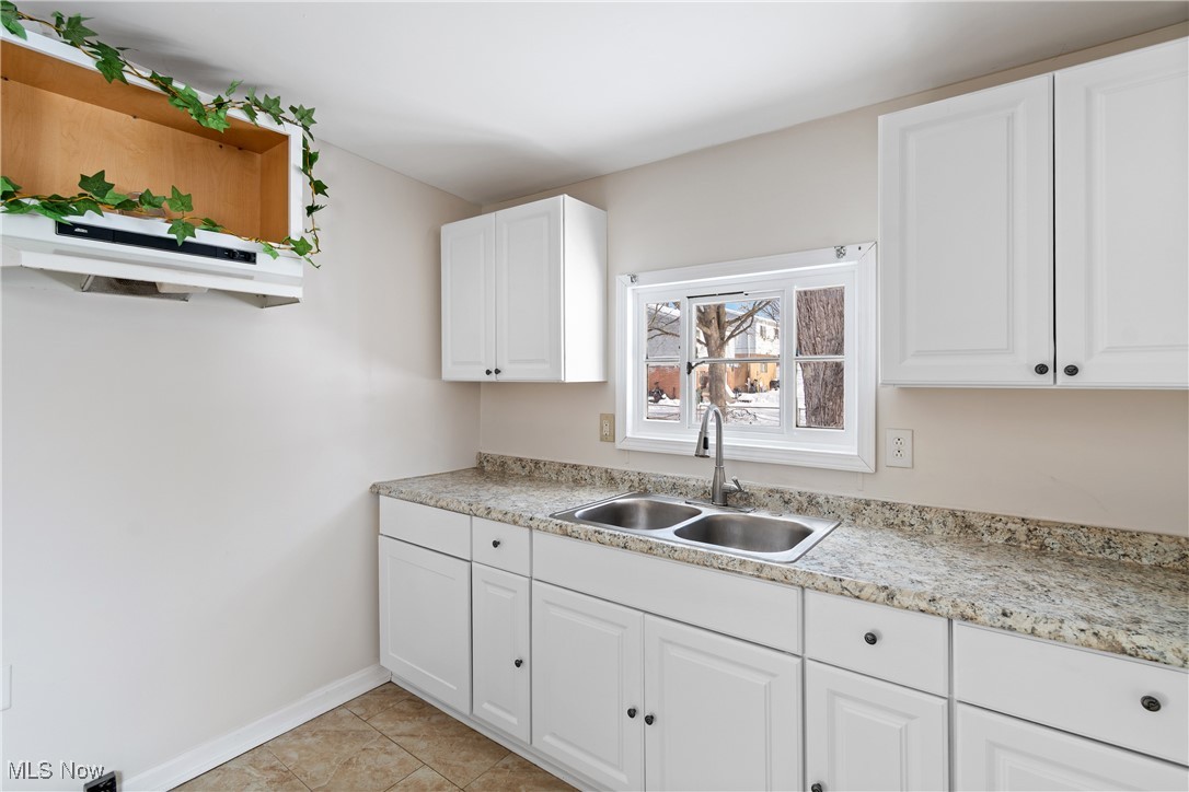 1824 Root Avenue NE Canton OH 44705