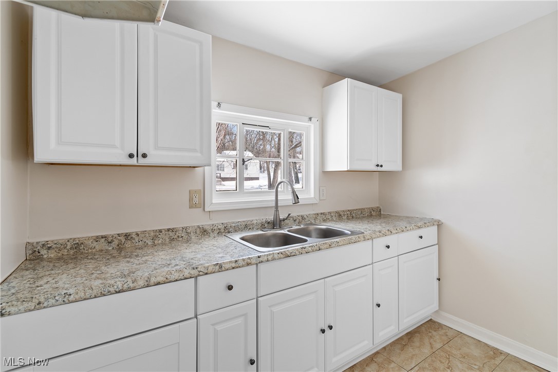 1824 Root Avenue NE Canton OH 44705