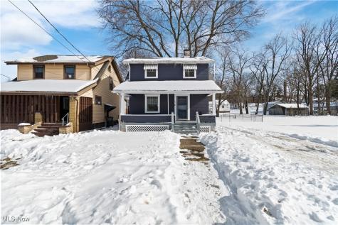 1824 Root Avenue NE Canton OH 44705